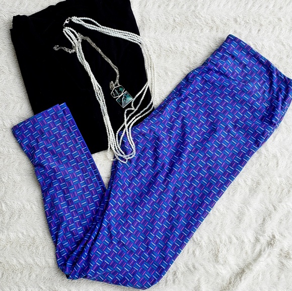 LuLaRoe Pants - 🆕️LuLaroe Tall & Curvy (size 12-18) Leggings NWOT
